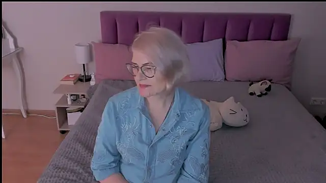 Snapshot of sabrinamacmarren chatting on March 21, 7:57 pm sabrinamacmarren online show from March 21, 7:57 pm