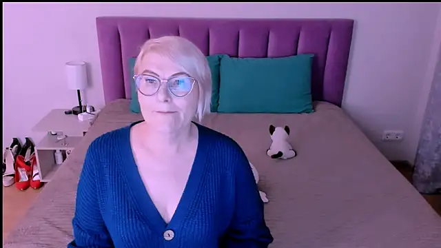 Snapshot of sabrinamacmarren chatting on September 20, 5:47 pm sabrinamacmarren online show from September 20, 5:47 pm