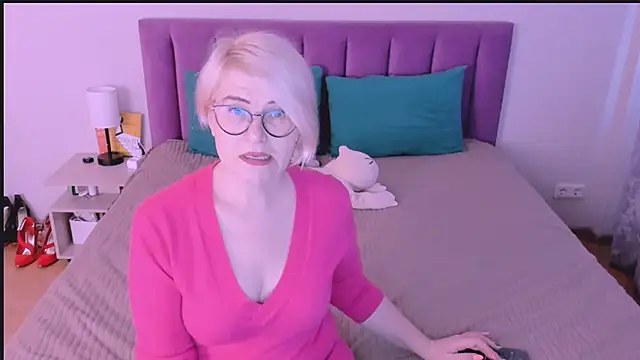 Snapshot of sabrinamacmarren chatting on September 26, 3:16 pm sabrinamacmarren online show from September 26, 3:16 pm