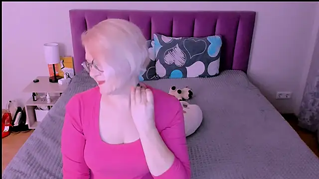 Snapshot of sabrinamacmarren chatting on October 2, 4:58 pm sabrinamacmarren online show from October 2, 4:58 pm