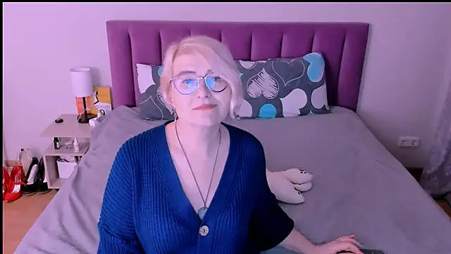 Snapshot of sabrinamacmarren chatting on October 3, 7:00 pm sabrinamacmarren online show from October 3, 7:00 pm