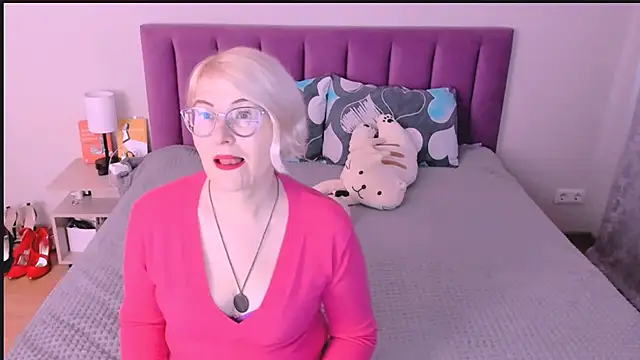 Snapshot of sabrinamacmarren chatting on October 14, 2:07 pm sabrinamacmarren online show from October 14, 2:07 pm