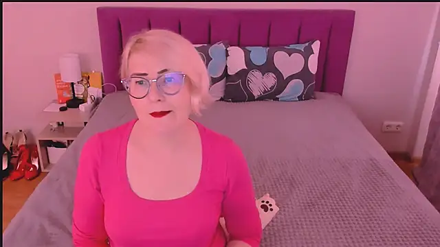 Snapshot of sabrinamacmarren chatting on October 17, 1:35 pm sabrinamacmarren online show from October 17, 1:35 pm