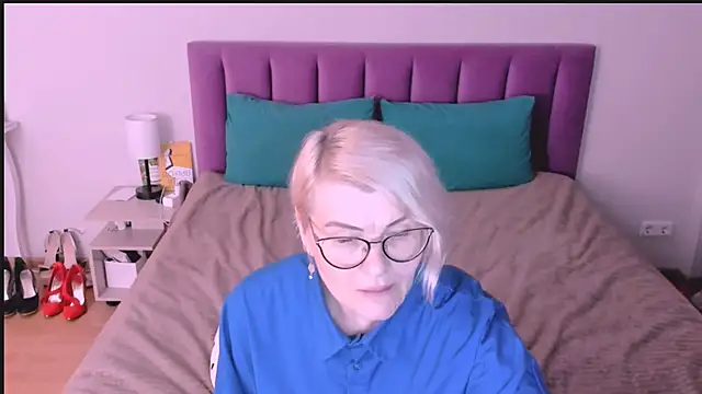 Snapshot of sabrinamacmarren chatting on October 24, 8:38 pm sabrinamacmarren online show from October 24, 8:38 pm