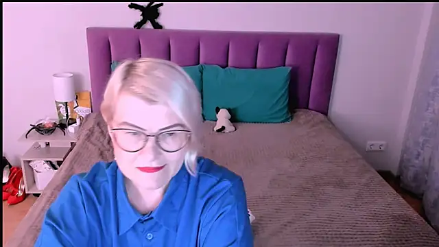 Snapshot of sabrinamacmarren chatting on October 28, 2:31 pm sabrinamacmarren online show from October 28, 2:31 pm