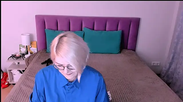 Snapshot of sabrinamacmarren chatting on October 30, 3:35 pm sabrinamacmarren online show from October 30, 3:35 pm