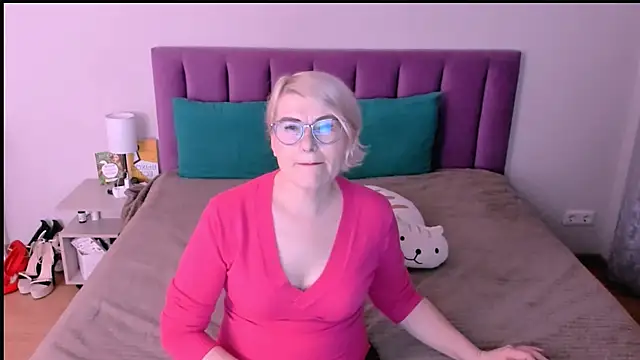 Snapshot of sabrinamacmarren chatting on November 7, 4:29 pm sabrinamacmarren online show from November 7, 4:29 pm