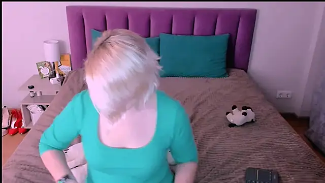 Snapshot of sabrinamacmarren chatting on November 11, 2:50 pm sabrinamacmarren online show from November 11, 2:50 pm