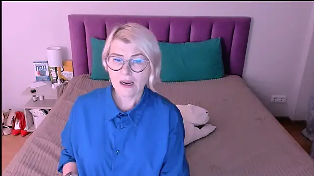 Snapshot of sabrinamacmarren chatting on November 14, 3:00 pm sabrinamacmarren online show from November 14, 3:00 pm