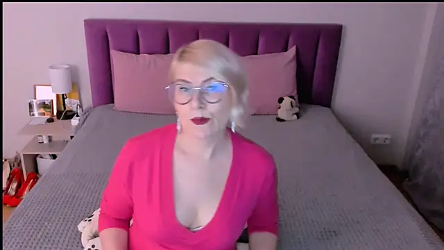 Snapshot of sabrinamacmarren chatting on November 22, 2:16 pm sabrinamacmarren online show from November 22, 2:16 pm