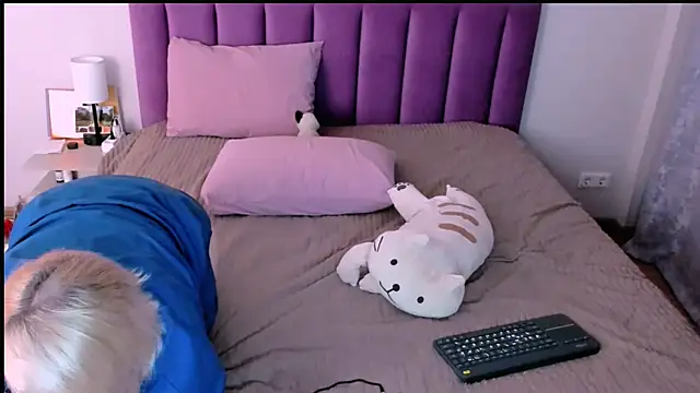 Snapshot of sabrinamacmarren chatting on November 24, 9:58 pm sabrinamacmarren online show from November 24, 9:58 pm