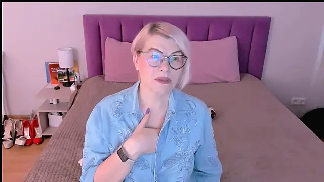 Snapshot of sabrinamacmarren chatting on November 27, 9:44 am sabrinamacmarren online show from November 27, 9:44 am