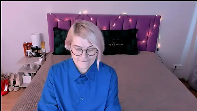 Snapshot of sabrinamacmarren chatting on December 14, 11:26 am sabrinamacmarren online show from December 14, 11:26 am