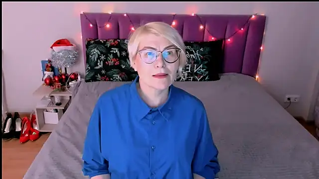 sabrinamacmarren online show from January 10, 1:24 pm