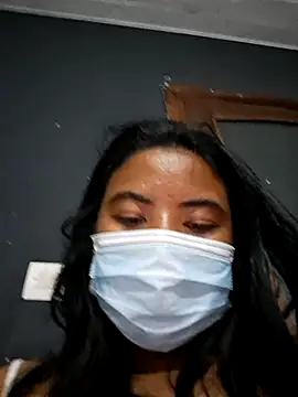 Snapshot of Artinah22 chatting on May 4, 8:38 pm Artinah22 online show from May 4, 8:38 pm