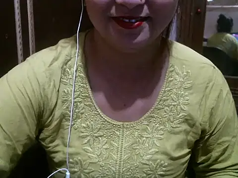Snapshot of UrsMansi chatting on May 2, 10:59 pm UrsMansi online show from May 2, 10:59 pm