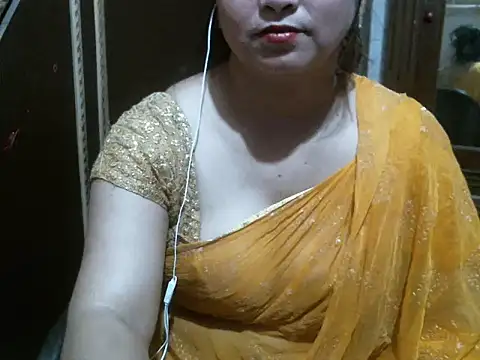 Snapshot of UrsMansi chatting on May 12, 3:25 am UrsMansi online show from May 12, 3:25 am