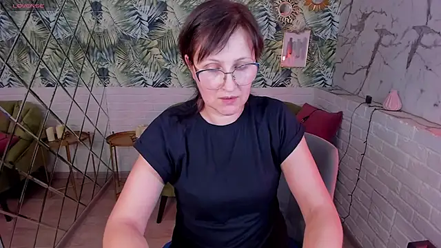 Paris Cherry online show from January 6, 8:18 pm