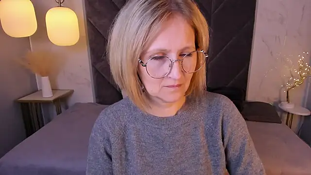 Paris Cherry online show from September 29, 7:51 pm