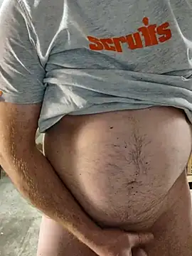 Snapshot of IronedTitan chatting on December 3, 7:01 pm IronedTitan online show from December 3, 7:01 pm