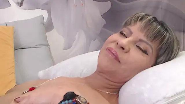 sofiasteven online show from February 1, 3:18 pm