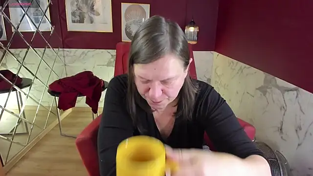 Snapshot of KellyPerfection chatting on October 16, 6:03 am KellyPerfection online show from October 16, 6:03 am