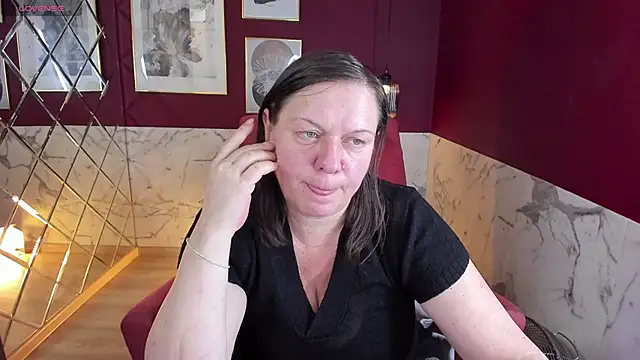 Snapshot of KellyPerfection chatting on November 3, 6:31 pm KellyPerfection online show from November 3, 6:31 pm