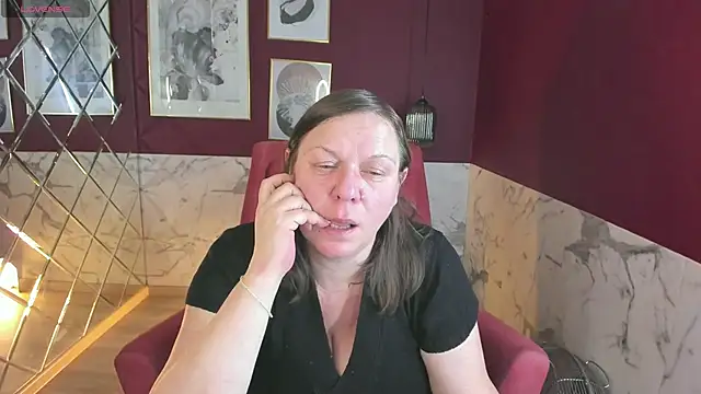 Snapshot of KellyPerfection chatting on November 9, 5:28 am KellyPerfection online show from November 9, 5:28 am