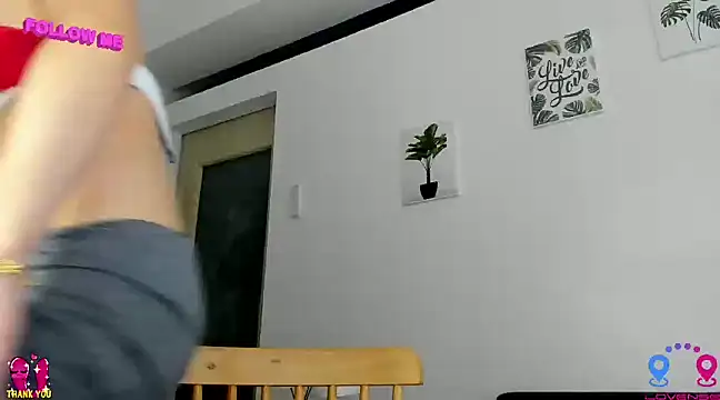 Snapshot of hottycrishina chatting on March 7, 10:13 am hottycrishina online show from March 7, 10:13 am