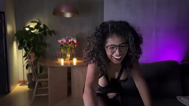 Snapshot of illaroom chatting on February 22, 12:05 am illaroom online show from February 22, 12:05 am