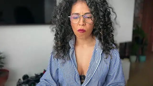 illaroom online show from February 13, 9:11 pm