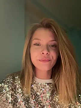 Snapshot of AnastasiaAniess chatting on December 10, 7:32 pm AnastasiaAniess online show from December 10, 7:32 pm