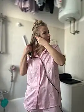 Snapshot of AnastasiaAniess chatting on December 16, 10:08 am AnastasiaAniess online show from December 16, 10:08 am