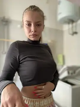 Snapshot of AnastasiaAniess chatting on February 2, 12:57 pm AnastasiaAniess online show from February 2, 12:57 pm