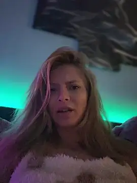 Snapshot of AnastasiaAniess chatting on February 12, 8:50 pm AnastasiaAniess online show from February 12, 8:50 pm