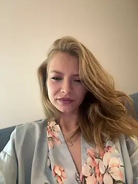 Snapshot of AnastasiaAniess chatting on February 21, 8:49 pm AnastasiaAniess online show from February 21, 8:49 pm