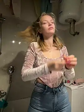 Snapshot of AnastasiaAniess chatting on February 26, 8:33 pm AnastasiaAniess online show from February 26, 8:33 pm