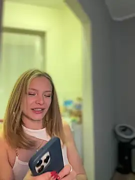 Snapshot of AnastasiaAniess chatting on March 9, 12:10 am AnastasiaAniess online show from March 9, 12:10 am