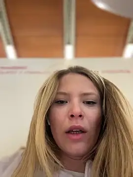 Snapshot of AnastasiaAniess chatting on March 21, 8:50 am AnastasiaAniess online show from March 21, 8:50 am