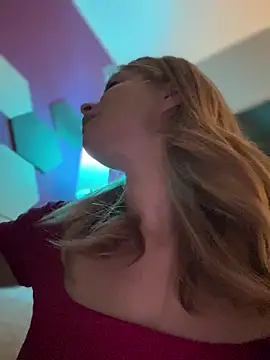 Snapshot of AnastasiaAniess chatting on October 5, 6:17 pm AnastasiaAniess online show from October 5, 6:17 pm