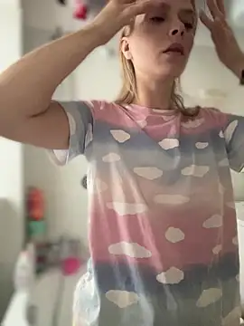 Snapshot of AnastasiaAniess chatting on October 29, 7:32 am AnastasiaAniess online show from October 29, 7:32 am