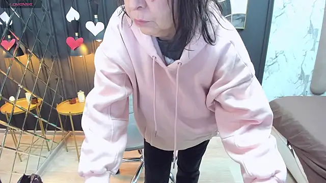 LindaPassionate online show from February 19, 5:27 am