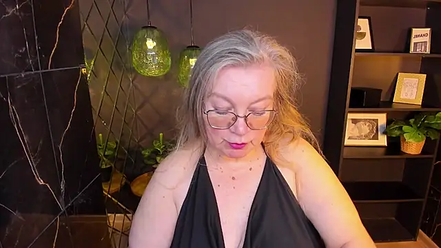 NataliMellow online show from April 19, 1:10 pm