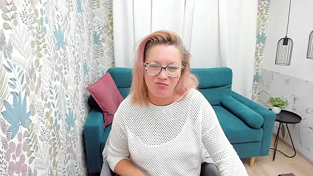 LeaPure online show from December 16, 4:05 pm