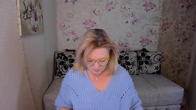 LeaPure online show from December 30, 5:15 am