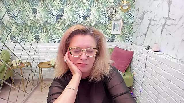 LeaPure online show from January 4, 11:43 am