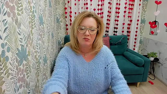 LeaPure online show from February 18, 7:19 pm