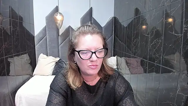 LeaPure online show from September 28, 5:24 am