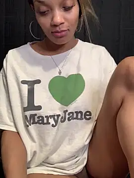 Rakiyahcharms online show from January 26, 5:45 am