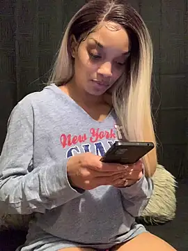 Rakiyahcharms online show from March 1, 3:38 pm